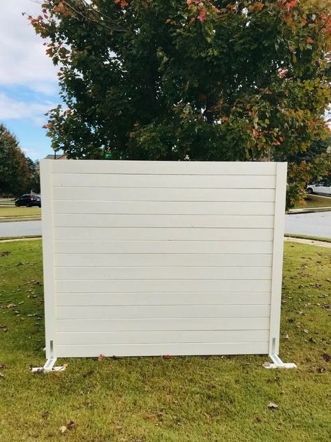 Diy Wooden Backdrop, Wooden Backdrop Stand, Shiplap Backdrop, Easter Photo Booth, Diy Backdrop Stand, Freestanding Wall, Wooden Backdrop, Wooden Backdrops, Diy Photo Backdrop