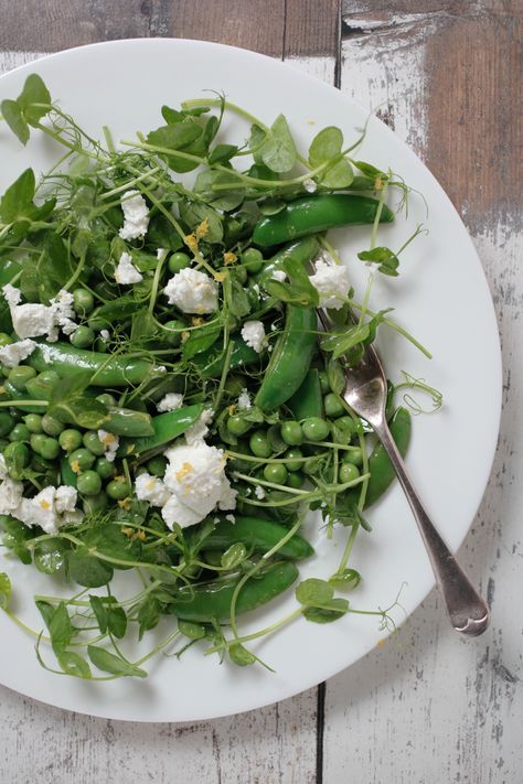 Green salad Graded-3474 copy Pea Sprouts, Snow Pea, Garden Salad, Yummy Salad Recipes, The Immune System, Snap Peas, Healthy Chef, Green Garden, Green Salad