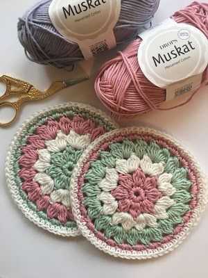 Motif Mandala Crochet, Crochet Circle Pattern, Crocheted Coasters, Beau Crochet, Crochet Coasters Free Pattern, Coaster Pattern, Pretty Crochet, Confection Au Crochet, Crochet Coaster Pattern