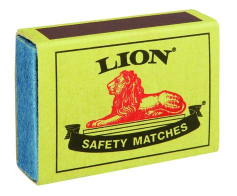 Lion matches Matchbox Design, Load Shedding, Matchbox Crafts, Diy Handyman, Match Boxes, Decoupage Printables, South African Art, Safety Matches, Acrylic Painting Tips