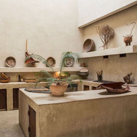 There's one material you absolutely need to consider if you're planning a kitchen remodel, and that's concrete. From backsplashes to countertops, here are our favorite cement-filled kitchens, sure to inspire. Philip Dixon House, Wabi Sabi Interior, Concrete Kitchen, Cob House, Counter Tops, Kitchen Remodeling, Design Case, Rustic Kitchen, 인테리어 디자인