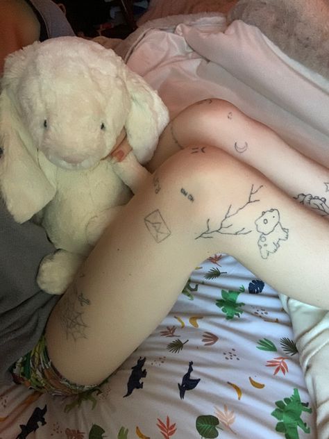 #aesthetic #jellycat #stickandpoke #tattoo #snptattoo Jellycat Clay Ideas, Jellycat Tattoo, Jellycat Display Bedroom, Jellycat On Bed, Jellycat Shelf, Stick And Poke, Tatting, Pins, Cool Art