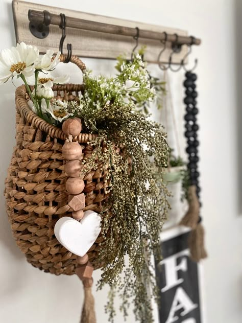 Farmhouse Home Decor Wall Pocket Basket Decor, Farmhouse Hanging Baskets, Hanging Farmhouse Decor, Pillow In Basket Decor, Decorative Basket Filler Ideas, Hanging Basket Decor Ideas, Wall Basket Filler Ideas, Boho Hanging Baskets, Farmhouse Basket Filler Ideas