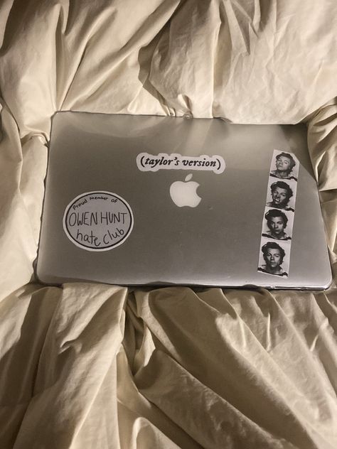 Macbook Air Case Aesthetic Stickers, Mac Stickers Aesthetic, Macbook Aesthetic Case, Macbook Aesthetic Stickers, Chromebook Aesthetic, Macbook Air Aesthetic, Macbook Case Aesthetic, Mac Aesthetic, Aesthetic Cases