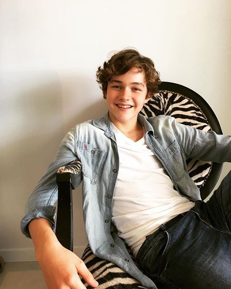 Beautiful boy❤️ In The Heights Movie, Levi Miller, Charlie Rowe, Birthday Wishes For Son, A Wrinkle In Time, Blonde Boys, Actor Picture, Young Actors, Child Actors