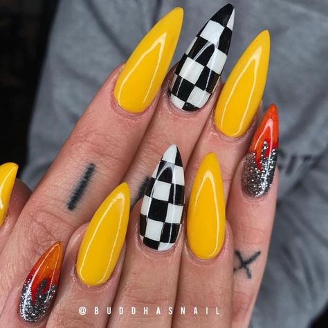 ριитєяєѕт: humanwithart ✨ Nails Black, Acrylic Nail Art, Hot Nails, Yellow Nails, Dope Nails, Nail Polishes, Gorgeous Nails, Stiletto Nails, Love Nails