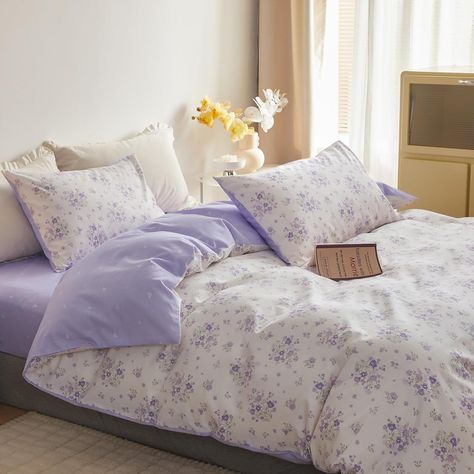 Amazon.com: EAVD Purple Pink Floral Comforter Set Queen White Soft Fluffy Microfiber Chic Garden Floral Bedding Comforter Set with 2 Pillowcases Vintage Style Botanical Comforter Set for All-Season : Home & Kitchen Purple Bedding Aesthetic, Purple And White Room, Pink Floral Comforter, Girls Floral Bedding, Botanical Comforter, Purple And White Bedroom, Purple Bed Sheets, Cute Bed Sets, Purple Bed