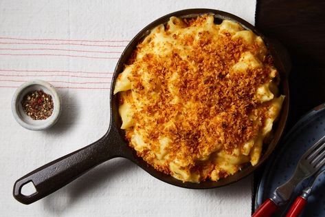 Mini Cast Iron Skillet Mac And Cheese, Iron Meals, Mini Cast Iron Skillet, Skillet Food, Cast Iron Skillet Recipes Dinner, Small Cast Iron Skillet, Skillet Mac And Cheese, Mini Cast Iron, Cast Iron Skillet Cooking