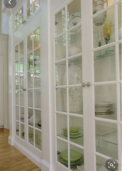 Dish Room, Elegant Dishes, Desain Pantry, Pretty Storage, China Cabinet Display, Dish Storage, Butlers Pantry, Butler Pantry, Pantry Ideas