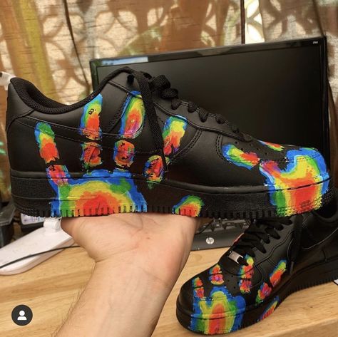 Thermal Hand, Painted Shoes Diy, Custom Sneakers Diy, Custom Painted Shoes, Custom Shoes Diy, Diy Sneakers, Nike Shoes Air Force, Jordan Shoes Girls, Custom Nike Shoes