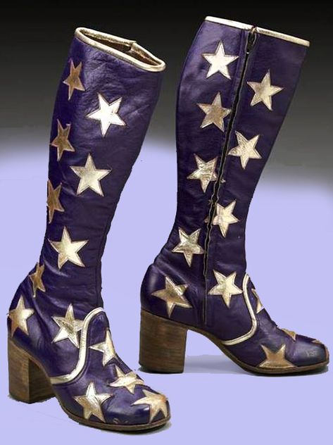 Radical circa 1969 GTAT "Granny Takes A Trip" boutique custom made Purple Starred Go-Go Boots. Purple Star Outfit, Purple 70s Aesthetic, Patterned Boots, Funky Boots, Go Go Boots, Purple Boots, 60s And 70s Fashion, Funky Shoes, Gogo Boots