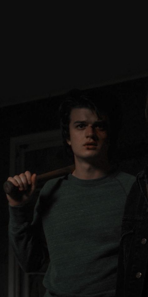 Steve Harrington Collage, Christmas Stranger Things Wallpaper, Steve Harrington Pfp, Steve Harrington Wallpaper, Stranger Things Steve Harrington, Steve Harrington Stranger Things, Charlie Heaton, Things Wallpaper, Joyce Byers