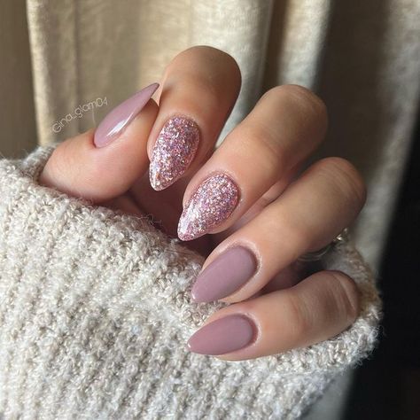 Mauve Nails, Unghie Sfumate, Colorful Nails, Dipped Nails, Allergic Reaction, Nails And Makeup, Skin Nails, Hair Skin Nails, Classy Nails