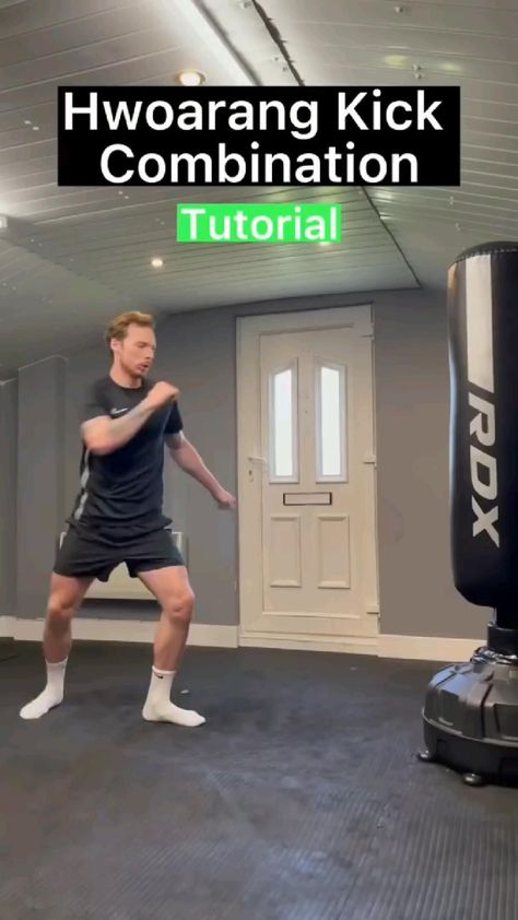 Hwoarang Kick Combination Boxing Workout Routine, Martial Arts Training Equipment, Boxing Practice, Aikido Techniques, Karate Moves, Martial Arts Moves, Fighter Workout, Mma Videos, Boxing Training Workout