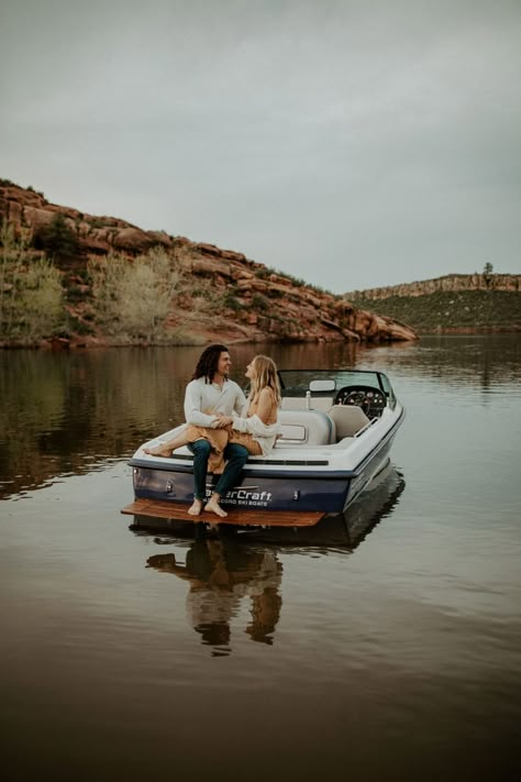 Ski Boat Engagement Photos, Small Boat Engagement Photos, Fishing Boat Engagement Photos, Family Boat Photoshoot, Vintage Boat Engagement Photos, Engagement Boat Pictures, Couple Boat Photoshoot, Lake Boat Engagement Photos, Engagement Pictures On A Boat