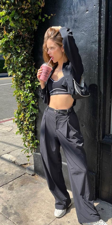 Barbara Palvin Outfits, Barbara Palvin Aesthetic, Barbra Palvin, Psychic Witch, Barbara Palvin Style, Bright Personality, Hailey Baldwin Street Style, Palvin Barbara, Suit Outfit