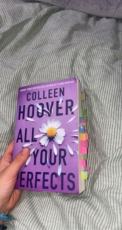 Coleen Hoveer All Books, Ugly Love, It Ends With Us, Romance Readers, Colleen Hoover, You Are Perfect, Bestselling Author, Books To Read, Reading