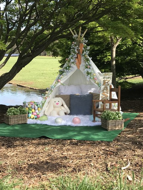 Photo Props Ideas Diy, Easter Teepee Photography Mini Sessions, Easter Photography Ideas Family, Outdoor Easter Mini Session Ideas, Easter Mini Session Outdoor, Outdoor Photoshoot Props, Outdoor Easter Photoshoot, Easter Photography Ideas Mini Sessions, Outdoor Easter Photography