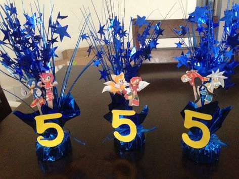 Sonic Birthday Decoration Ideas, Sonic Birthday Party Centerpiece, Sonic Hedgehog Birthday Party, Sonic The Hedgehog Table Centerpiece, Sonic The Hedgehog Birthday Party Centerpieces, Diy Sonic Centerpieces, Sonic Birthday Decorations Party Ideas, Sonic Birthday Party Diy, Simple Sonic Birthday Decorations