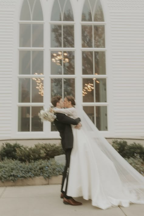 Wedding Photos Christian, Wedding Aisle Poses, Modest Wedding Photography, Small Chapel Wedding Photography, Wedding Photo Vintage, Small Chapel Wedding Decorations, Wedding Vintage Aesthetic, Ethereal Wedding Aesthetic, Chapel Wedding Aesthetic