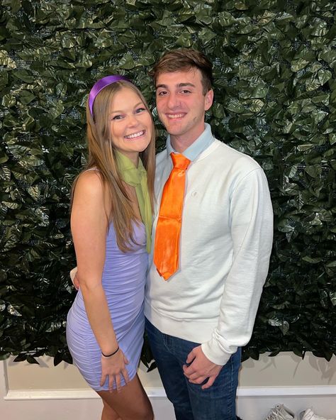 Freddy And Daphne Costume, Fred And Daphne Costume Couple, Daphne And Fred Costume Couple, Fred And Daphne, Fred And Daphne Costume, Daphne And Fred, Fred Couples, Daphne Costume, Cute Couples Costumes