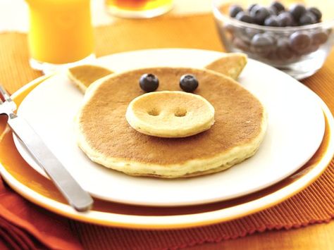 pig pancakes Pancake Face, Pancake Art, Toddler Food, Kids Food, Fun Kids Food, Breakfast For Kids, Kids Snacks, Food Humor, Kid Friendly Meals