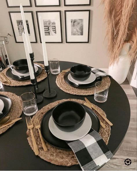 Black Table Top Decor, Black Table Kitchen Decor, Table Setting On Black Table, Small Black Table Decor, Black Round Dining Room Table Decor, Black And Cream Table Decor, Black And White Dining Table Setting, Black Dining Table Placemats, Black Circle Dining Table Decor