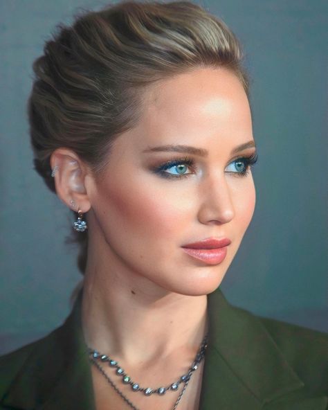 Jennifer Lawrence Eye Makeup, Jennifer Lawrence Makeup Looks, Jennifer Lawrence Eyes, Mob Makeup, Jennifer Lawrence Makeup, Lawrence Jennifer, Jennifer Laurence, Jennifer Lawrence Hair, No Hard Feelings