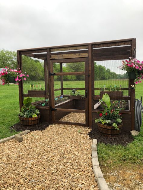 Enclosed raised garden Raised Bed Enclosed Garden, Raised Garden Enclosure, Outdoor Enclosed Garden, Covered Raised Beds Veggie Gardens, Diy Garden Enclosure Ideas, Raised Enclosed Garden Beds, Raised Garden Beds Greenhouse, Enclosed Veggie Garden Ideas, Closed In Garden