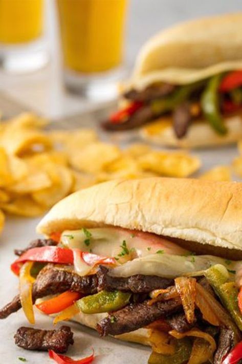 Easy Philly Cheese Steak, Prime Rib Recipes, Prime Rib Soup, Leftover Prime Rib Recipes, Panang Curry Recipe, Philly Cheese Steak Recipe, Philly Steak, Cheesesteak Recipe, Prime Rib Recipe