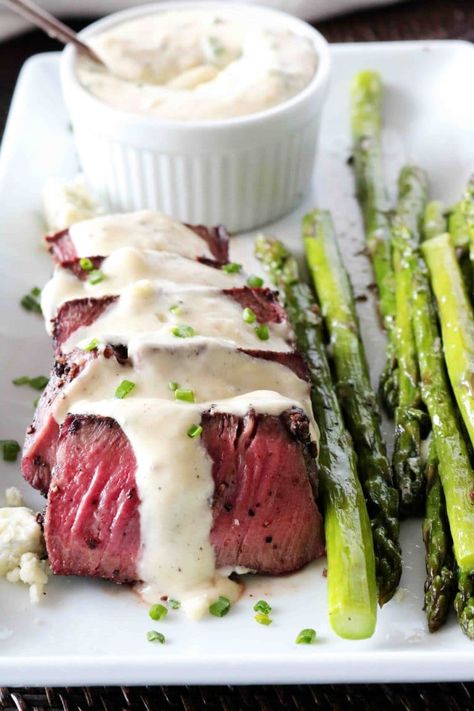 Gorgonzola Sauce Sauce For Beef Tenderloin, Sauce For Beef, Gorgonzola Cream Sauce, Steak Sauce Recipes, Gorgonzola Sauce, Easy Steak, Steak Sauce, Beef Tenderloin, Pesto Sauce