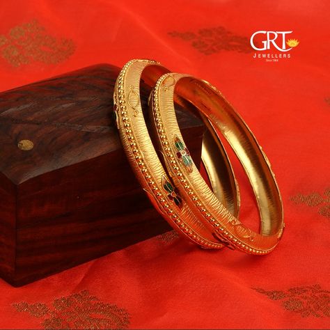 Get up to 20% off on wastage (VA) for all gold bangles and bracelets! Approx. weight: 36 grams Approx. price: Rs. 1,53,740 #GRTJewellers #Jewellery #BangleMela Gold Bangles In 20 Grams, 20 Grams Gold Bangles Designs, Gold Bangles With Weight And Price, Bengals Design, Beard Wallpaper, Maharashtrian Jewellery, Bangles And Bracelets, Choker Necklace Online, Expensive Decor