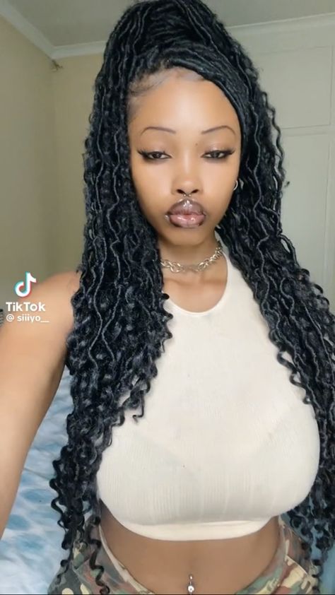 Faux locs Long Locs Black Women, Locs Hair Styles, Long Soft Locs, Fake Locs, Long Faux Locs, Locs Black Women, Long Locs, Soft Locs, Faux Locs Hairstyles