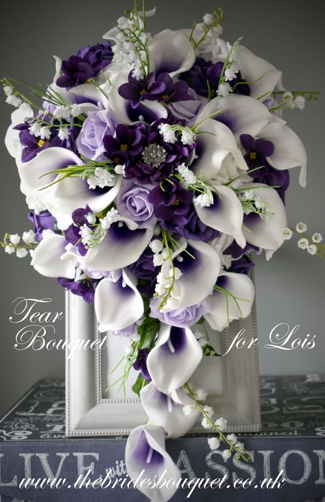 Picasso Calla Lily, Cascade Wedding Bouquet, Lily Purple, Flowers Lily, Purple Calla Lilies, Purple Bouquets, Purple Bridal Bouquet, Cascading Wedding Bouquets, Calla Lily Bouquet