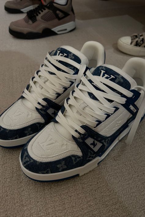 Louis Vuitton Perfume, 90s Ootd, Louis Vuitton Trainers, Louis Vuitton Sneakers, Fancy Watches, Lv Shoes, Luxury Aesthetic, Girly Shoes, Swag Shoes