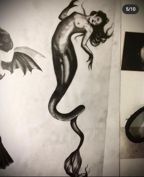 Horror siren tattoo blackwork Hot Mermaid Tattoo, Blackwork Ocean Tattoo, Creepy Siren Tattoo, Gothic Siren Tattoo, Scary Siren Art, Siren Back Tattoo, Scary Mermaid Tattoo, Dark Siren Tattoo, Creepy Mermaid Tattoo