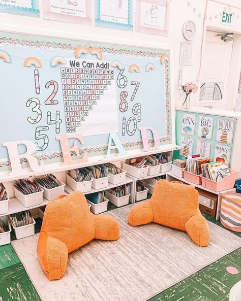 Classroom Seating Arrangements, Library Seating, Teaching Classroom Decor, Elementary Classroom Themes, Classroom Organization Elementary, Classroom Images, Teachers Room, Teacher Classroom Decorations, Classroom Makeover