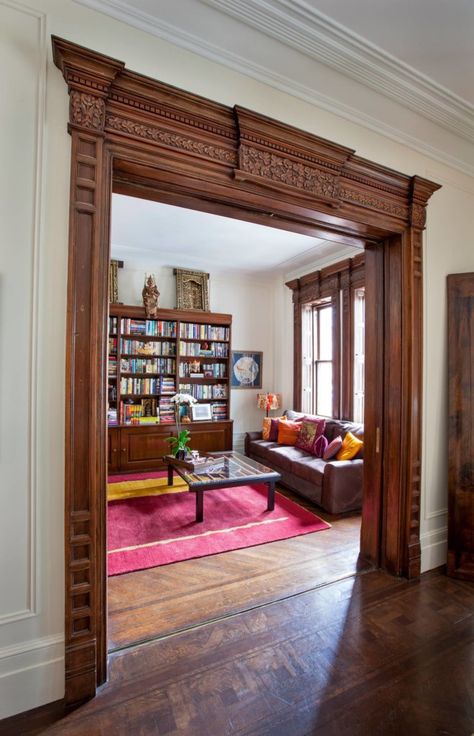 Top 30 Ideas To Decorate With Wooden Arches Your House - Engineering Discoveries Traditional Room Design, Traditional Design Living Room, Living Room New York, Office Entry, Wooden Arch, Trim Molding, Wooden Door Design, Apartment Renovation, Design Salon