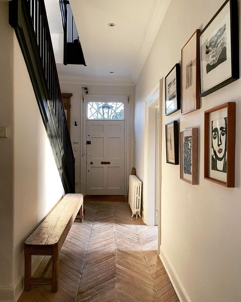 Emma Milne-Watson on Instagram: “Weekend ready, the house is as quiet as a mouse 🐭 🤍. #home #entrance #interiors #interiordecor #decoration #artwork” Quiet As A Mouse, Home Entrance, Entryway Hallway, Decor Minimalist, Entrance Hall, Art Artwork, Wales, Hallway, Entrance