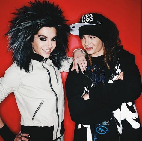 Twins Bill And Tom Kaulitz Hamburg, Germany Kaulitz Twins 2007, Bill And Tom Kaulitz 2007, 2007 Photoshoot, Bill Kaulitz 2007, Happy Birthday Bill, Twins Posing, Andy Biersak, Celebrity Twins, Boy Pics