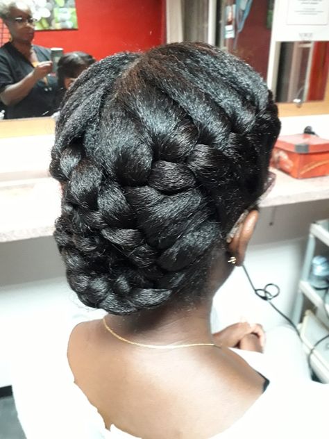 Afro Updo Hairstyles, Short Natural Hair Bun Styles, 1950s Black Hairstyles, Elegant Natural Hairstyles Black, Elegant Natural Hairstyles, Natural Updo Hairstyles, Updo Natural Hair, Natural Wedding Hairstyles, Twisted Hair