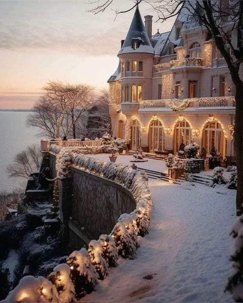 Blocksburg House, Winter Court, Winter House Exterior, Castle Building, Mansion Exterior, Castle Decor, Magic Land, Christmas Dreaming, Mansion Designs