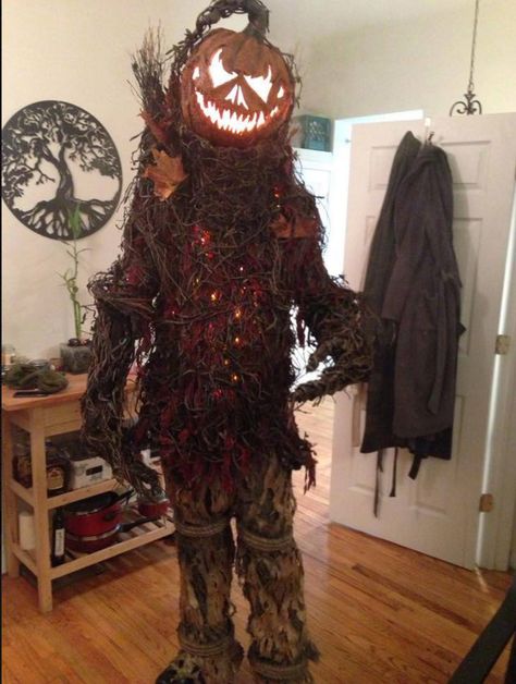 Scary pumpkin costumes Pumpkin Man Halloween Decoration, Creepy Pumpkin Costume, Pumpkin Scarecrow Costume, Scarecrow Costume Scary, Creepy Scarecrow Costume, Scary Halloween Costumes For Men, Scary Pumpkin Costume, Zombie Scarecrow, Evil Scarecrow