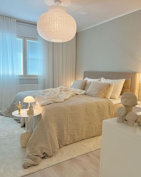 Home Decor Ideas Bedroom, Beige Room, White Room Decor, Decor Ideas Bedroom, Classy Bedroom, Kitchen Home Decor, Redecorate Bedroom, Dream House Rooms, Cozy Room Decor