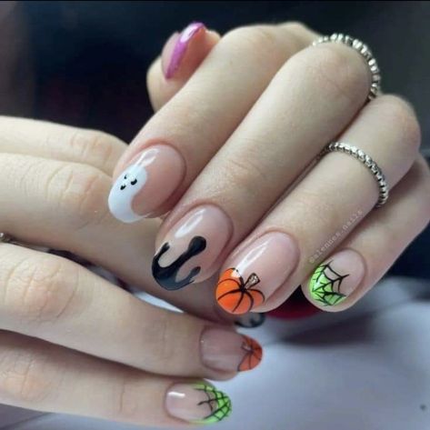 Gelish Halloween, Spooky Nail Designs, Textured Nails, Country Acrylic Nails, Spooky Halloween Nails, Halloween Nail Colors, French Manicure Acrylic Nails, Halloween Nail Art Tutorial, Spooky Nail