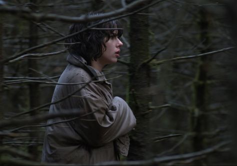 Under The Skin New Images & Trailer for Jonathan Glazer’s Scarlett Johansson-starring Flick Under The Skin Movie, Jonathan Glazer, Edge Of Tomorrow, Under The Skin, Blue Forest, Cinematic Photography, Good Movies To Watch, New Images, Film Stills