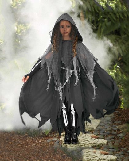 miss reaper girls costume Girl Grim Reaper Makeup, Scary Costumes For Girls, Grim Reaper Costumes, Girl Grim Reaper, Reaper Makeup, Scary Girl Costumes, Grim Reaper Makeup, Gargoyle Costume, Scary Kids Costumes