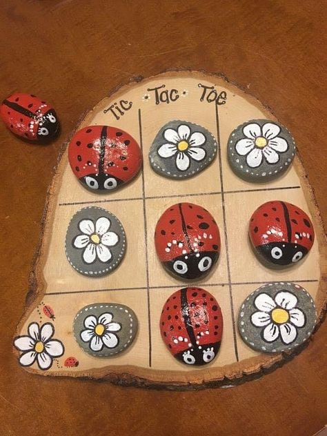 Painted Rocks Diy, Rock Painting Patterns, Pet Rocks, Rock Painting Designs, Garden Art Crafts, Stone Crafts, Rock Painting Art, Garden Art Sculptures, Pebble Painting