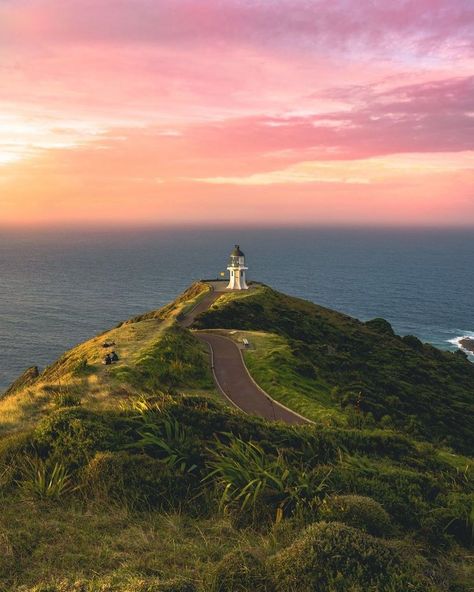 Cape Reinga, Iphone Paper, Oceania Travel, Village Photography, Shiva Painting, Beautiful Wallpapers Backgrounds, Beach Wallpaper, New Zealand Travel, Light House