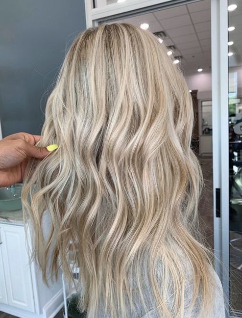 Blonde Babylights With Root Smudge, Blonde Highlights Root Smudge, Lived In Blonde Highlights, Smudge Root Blonde, Full Highlights Blonde, Blonde Root Smudge, Blonde Hair With Root Smudge, Level 10 Blonde, Blonde Dimensional Hair